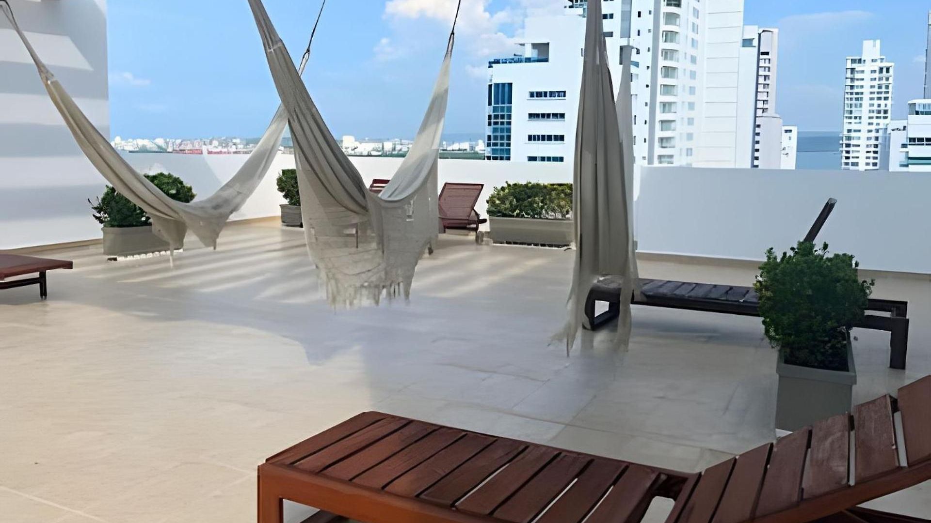 Apartamento Vista Al Mar En Castillogrande, Orange 2d-2b *
